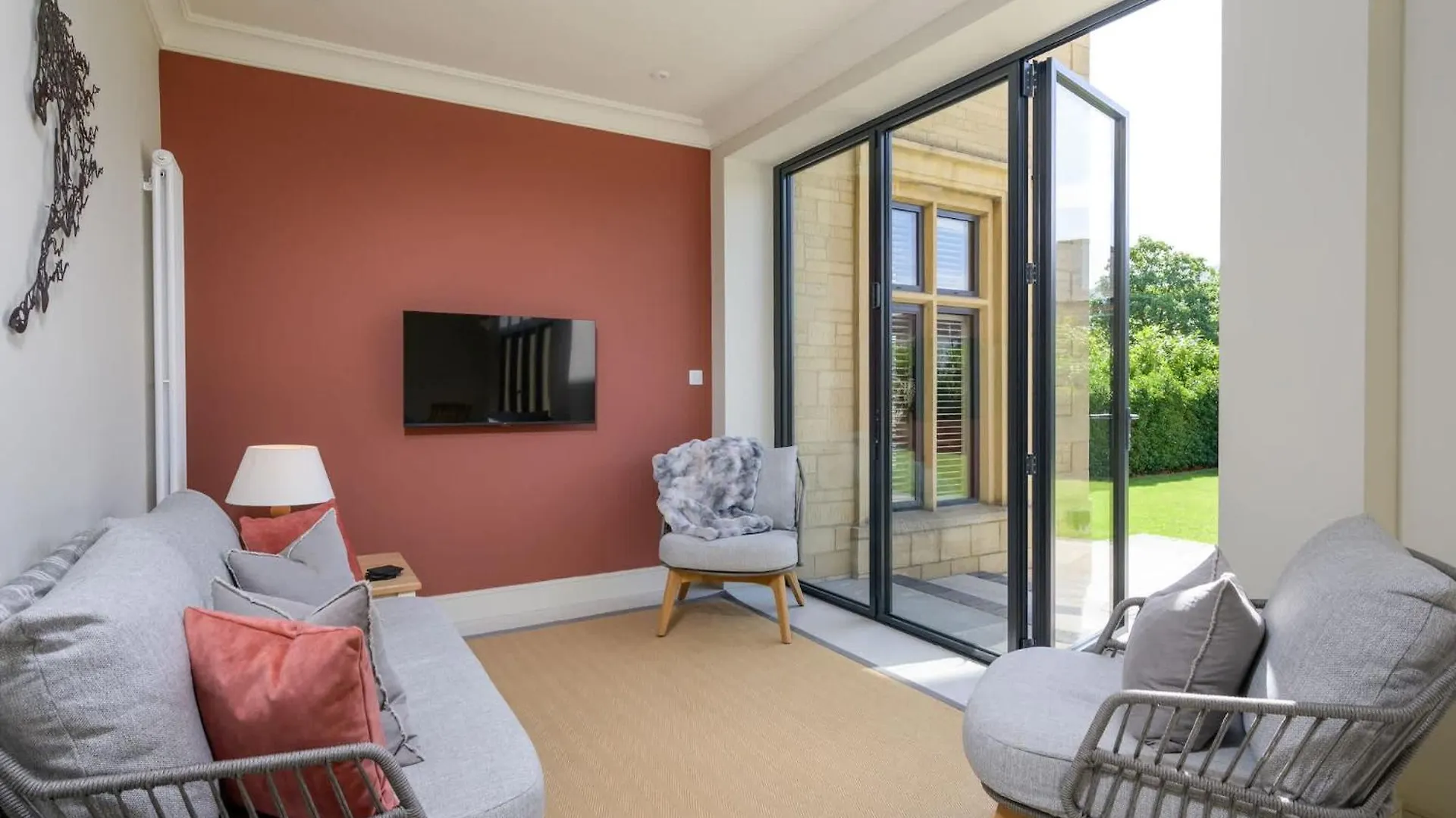 Luxurious Home In Cheltenham Private Parking GLOUCESTERSHIRE United Kingdom