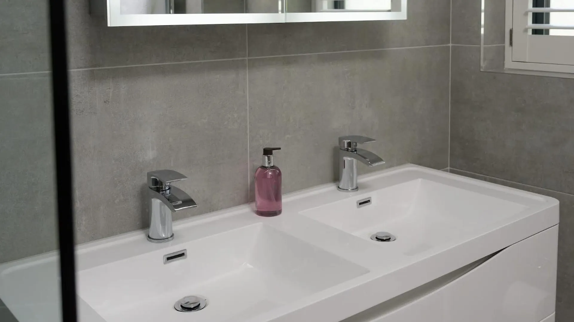Holiday home Luxurious Home In Cheltenham Private Parking GLOUCESTERSHIRE