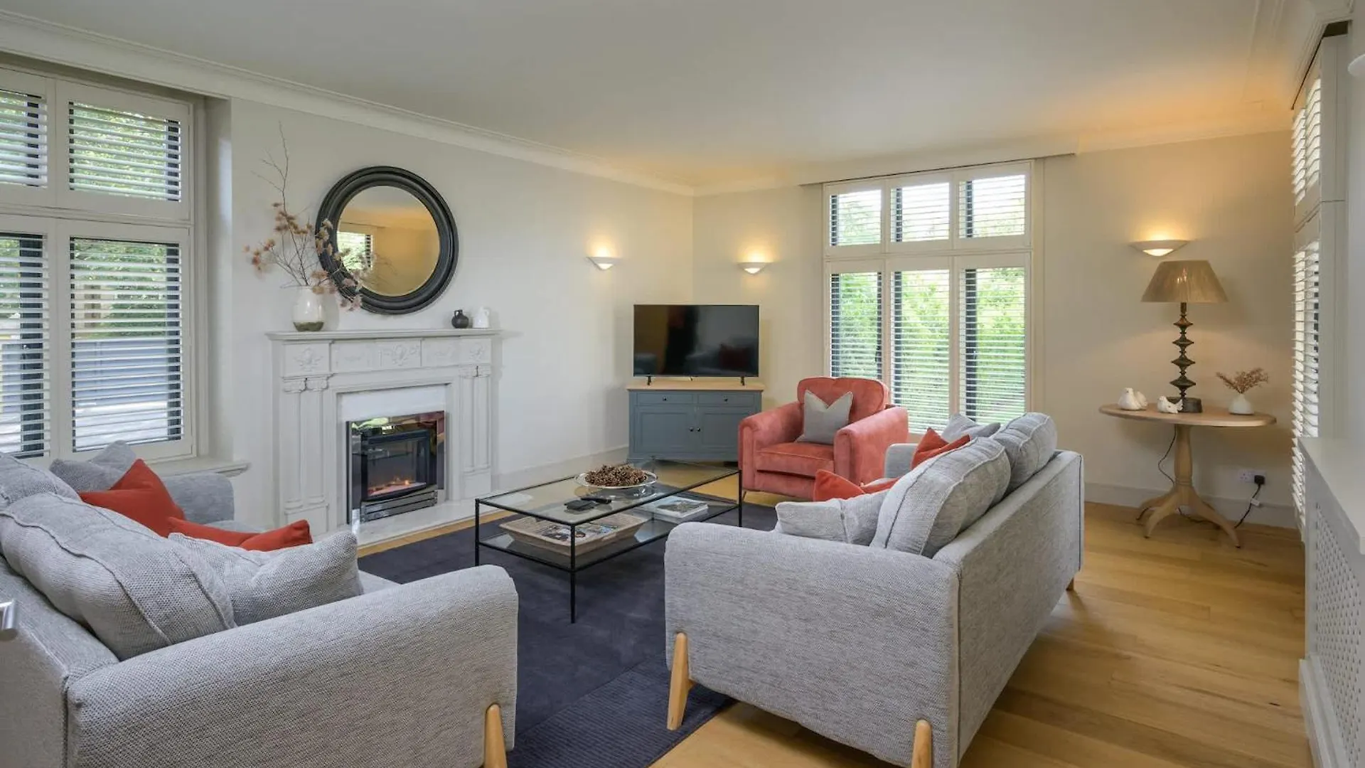 Luxurious Home In Cheltenham Private Parking GLOUCESTERSHIRE United Kingdom