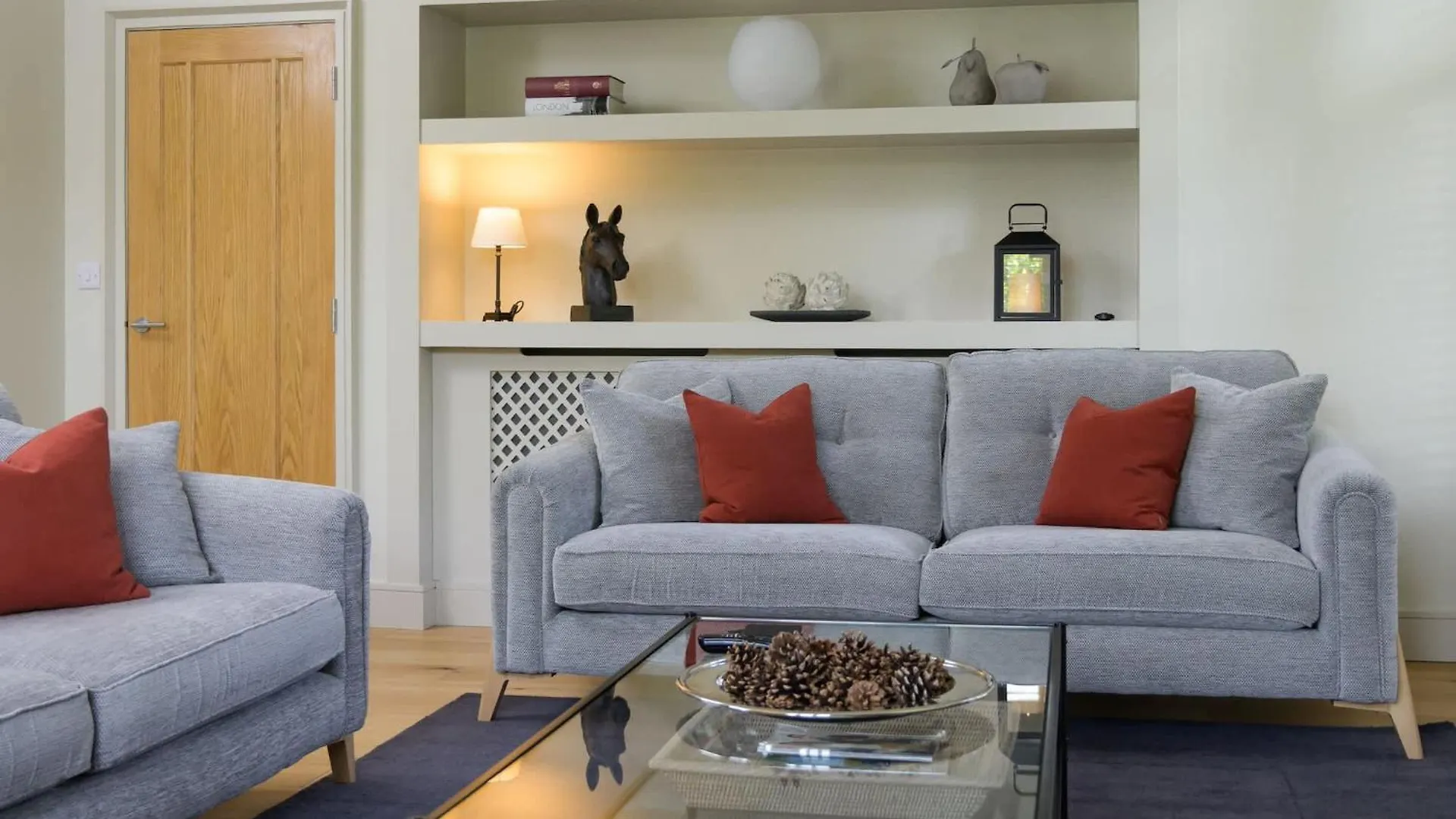 Luxurious Home In Cheltenham Private Parking GLOUCESTERSHIRE